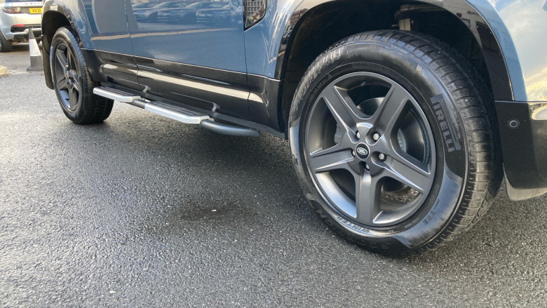 Land Rover Defender 3.0 D250 X-Dynamic SE 110 5dr Auto Diesel Estate